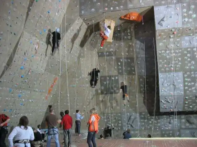 У Кропивницькому реконструюють «Юність» та побудують стенд для скелелазіння