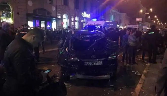 Страшна ДТП у центрі Харкова: всі подробиці (ФОТО, ВІДЕО 18+) фото 1