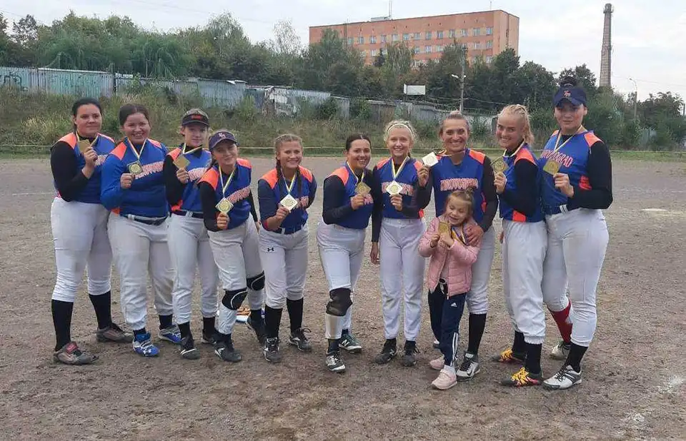 Жіноча команда софтболу з Кропивницького отримала золоті медалі чемпіонок України (ФОТО)