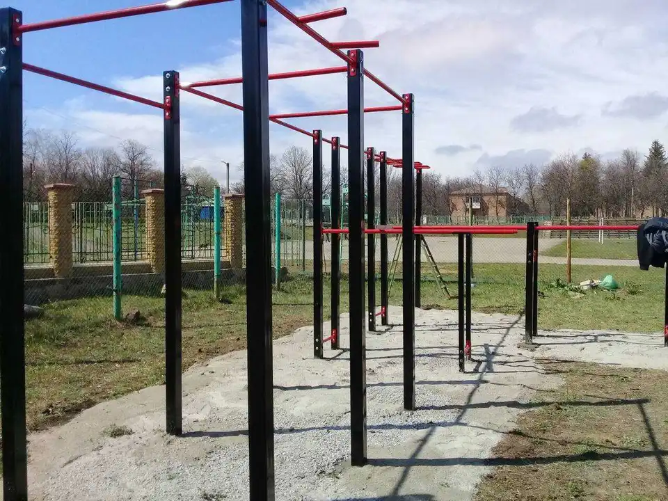 У місті на Кіровоградщині встановили майданчик для воркауту (ФОТО)