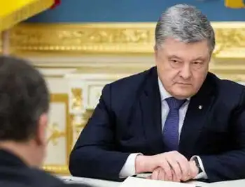 Порошенко порадив главі "Укрпошти" переглянути розмір власної зарплати фото 1