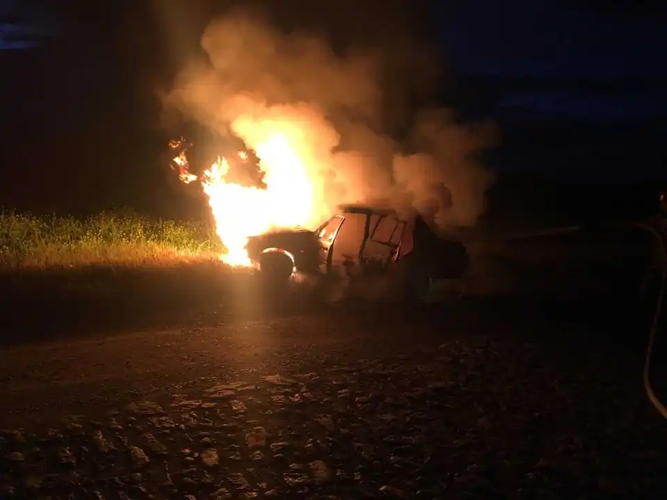 На Кіpовогpадщині згоpів легковий автомобіль