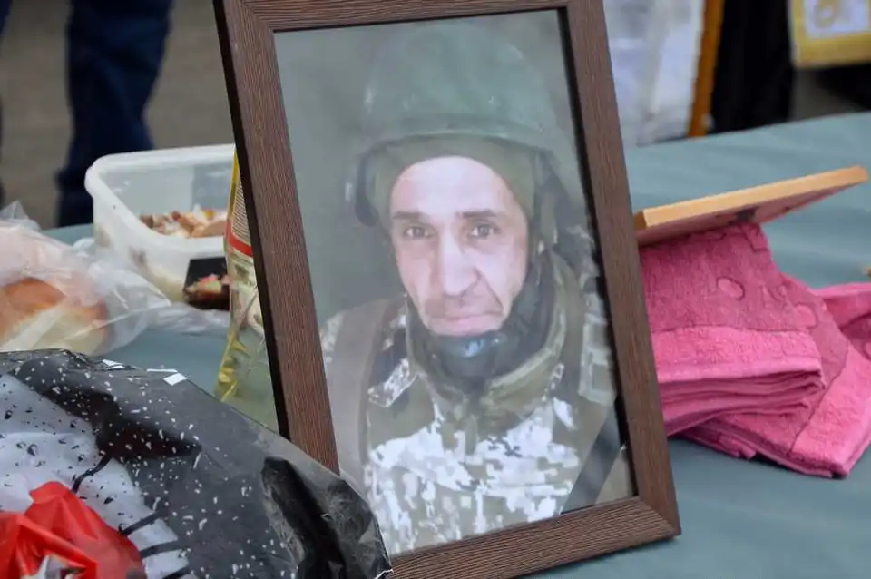 У Кропивницькому провели в останню путь трьох Героїв, які загинули на війні (ФОТО)