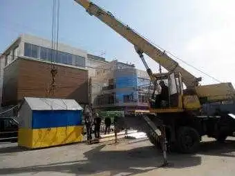 МАФія безсмертна: в центрі Кіровограда поставили ще один кіоск (ФОТО)