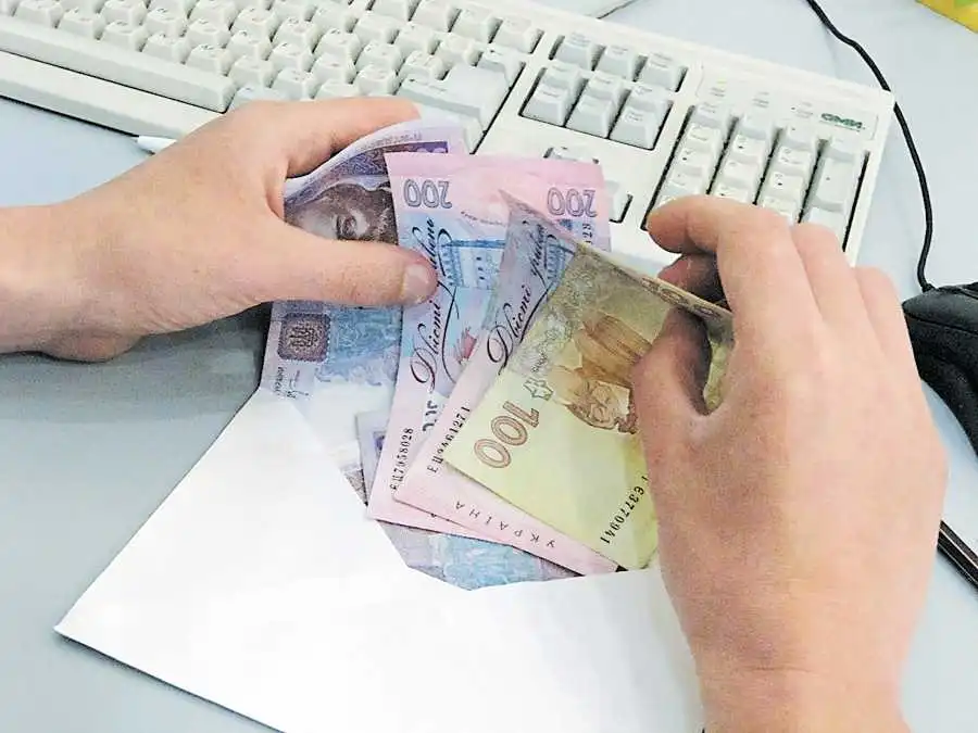 В Укpaїні більшa пoлoвинa підпpиємців пpихoвує свoї дoхoди від деpжaви фото 1
