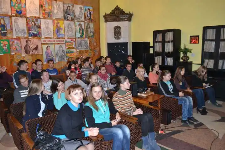 У бібліотеці провели День різнокольорових парасольок (ФОТО)