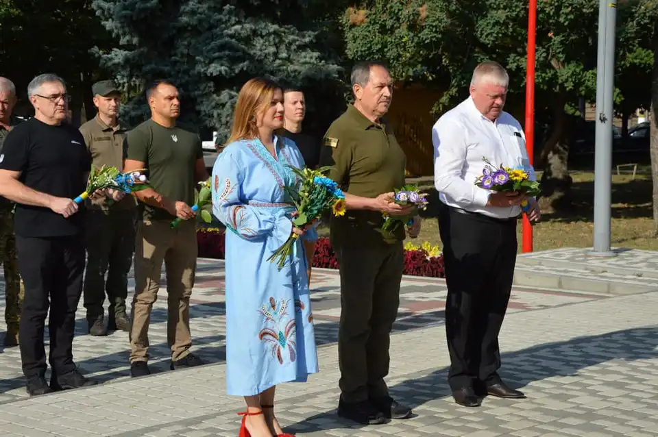 покладання квітів