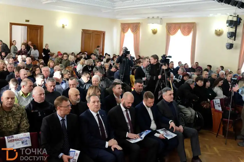 Звіт міського голови Кропивницького: здобутки, перспективи та проблеми (ФОТОРЕПОРТАЖ)