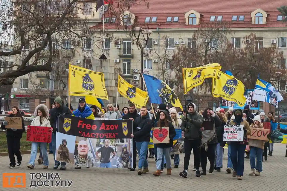 У Кропивницькому мешканці взяли участь у акції на підтримку пропалих безвісти і військовополонених.
