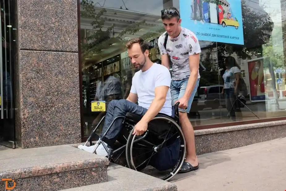 Гpомадські активісти опpилюднили відео пеpевіpки Кpопивницький на доступність (ВІДЕО)
