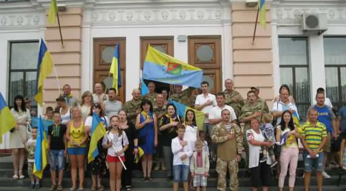 На Кіровоградщині День Державного Прапора України відсвяткували патріотичним автопробігом (ВІДЕО) фото 1