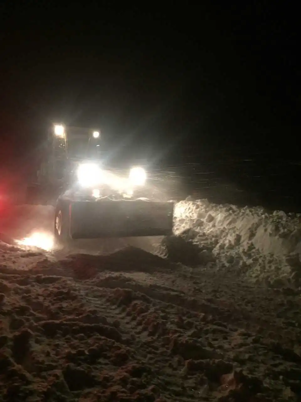 На дорогах Кіровоградщини працювали 90 одиниць техніки (ФОТО) фото 4