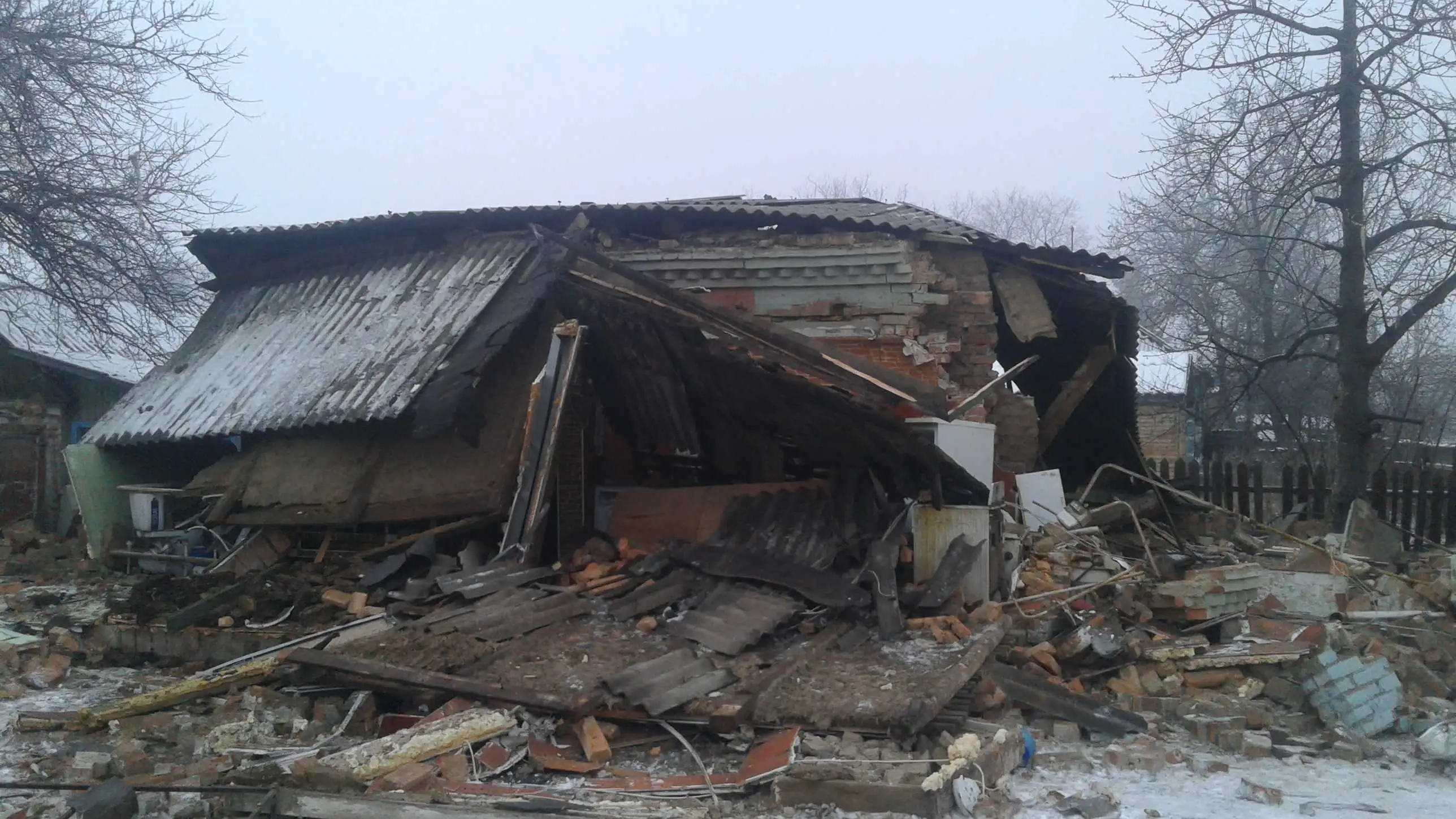 На Кіровоградщині потужний вибух зруйнував приватний будинок (ФОТО) фото 1