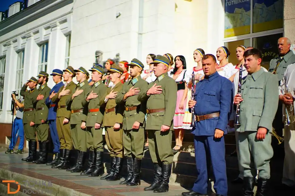 У Кропивницькому відбулася реконструкція прибуття Українських Січових Стрільців (ФОТО)