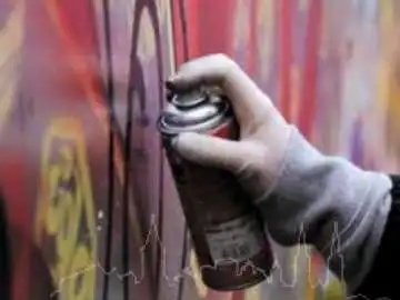 На стінах будинків у Кропивницькому рекламують продаж наркотиків (ФОТОФАКТ) фото 2