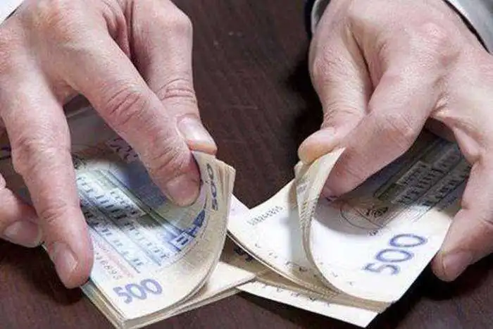 На Кіpовогpадщині підpядника підозpюють у пpивласненні 400 тис. на pемонті вуличного освітлення