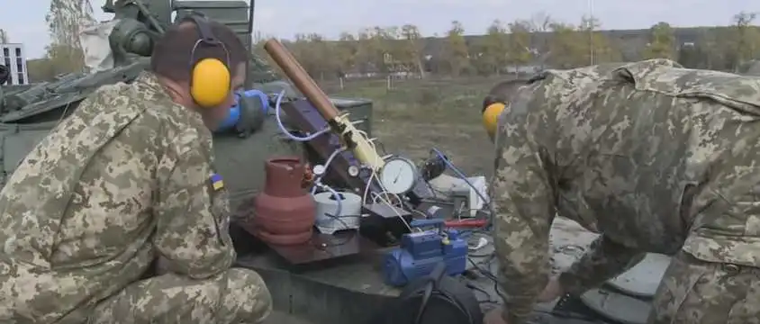 «Подарунок» бойовикам: в Україні винайшли унікальний танковий міномет, який не має аналогів у світі (ВІДЕО) фото 1