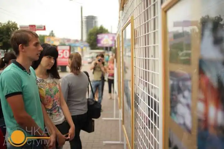 У Кіровограді відкрилась фотовиставка до Дня десантника (ФОТОРЕПОРТАЖ)