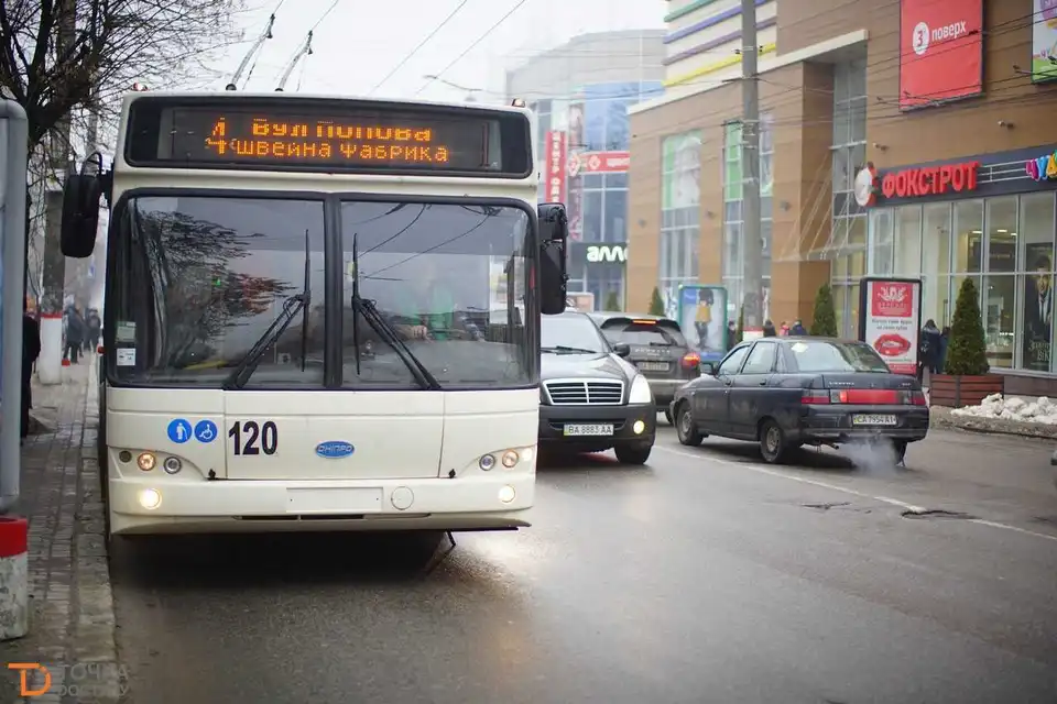 У Кропивницькому в поминальні дні курсуватиме додатковий транспорт