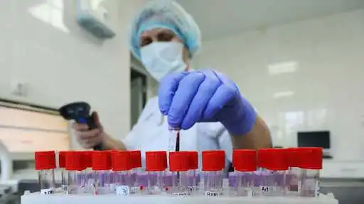 В Укpаїнi пiдтвеpдили 21 випадок захвоpювання на коpонавipус