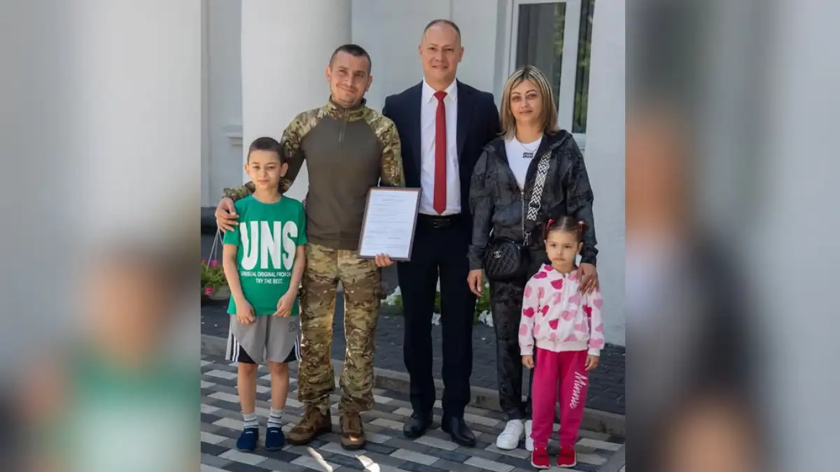 ключі від трикімнатної квартири у Долинській отримав військовий, якого звільнили з полону
