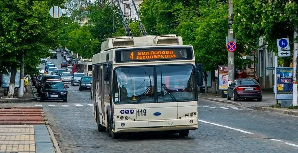 громадський транспорт
