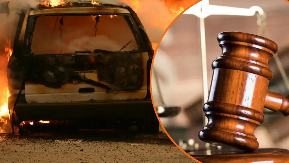 Підпалював автівки військових: у Кропивницькому чоловіка засудили до 6 років ув’язнення
