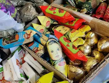У Кропивницькому в кіоску продавали російські цукерки та продукти без документів (ФОТО) фото 1