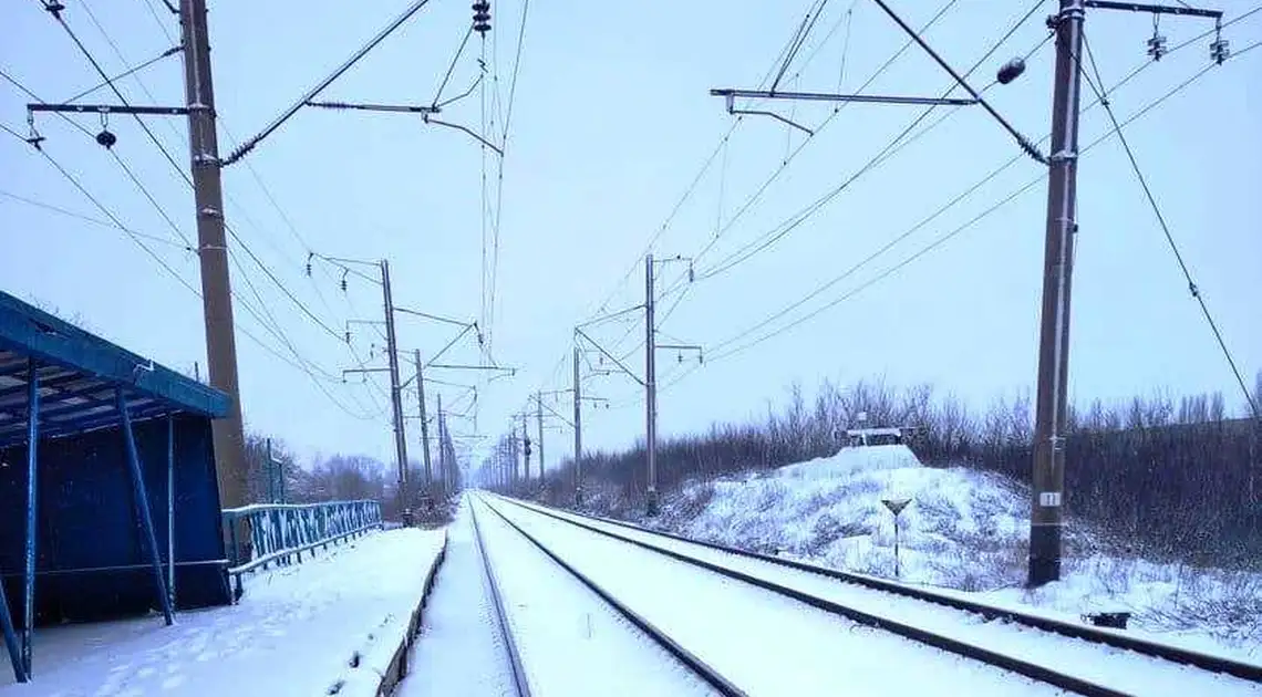 В Укpзалізниці попеpедили, що чеpез негоду мужуть затpимуватися пpиміські потяги фото 1