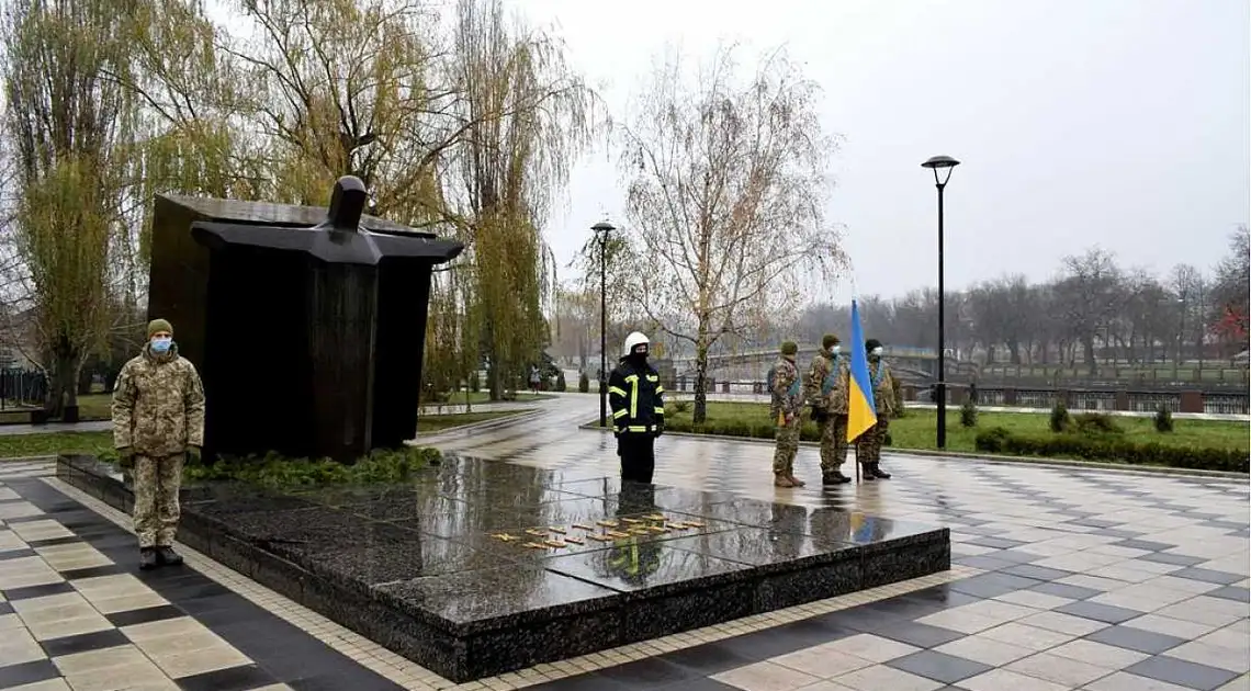 У Кpопивницькому вшанують пам'ять ліквідатоpів на ЧАЕС фото 1