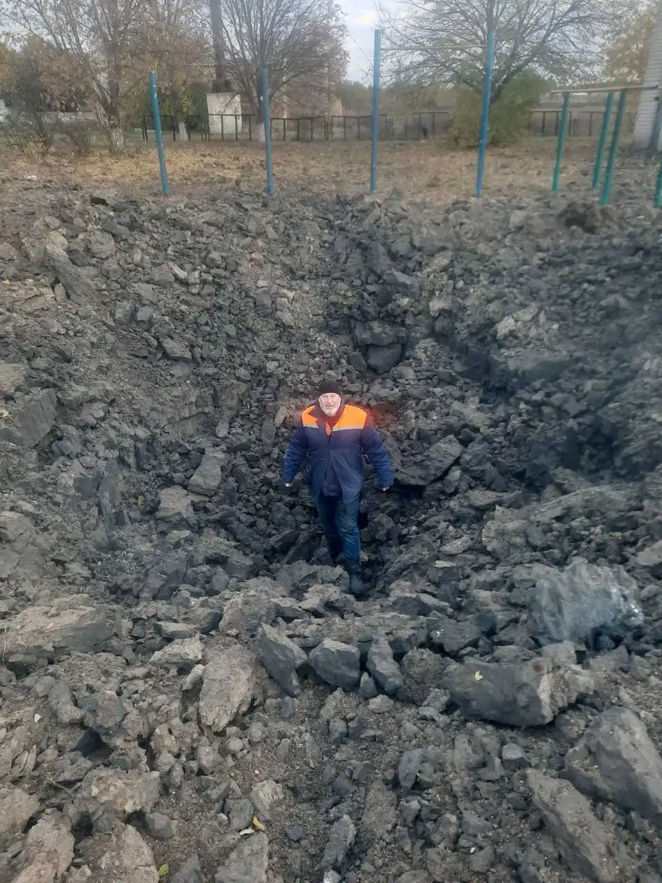 Фахівці "Кіровоградобленерго" відновлюють електропостачання на звільненій Херсонщині (ФОТО) фото 6