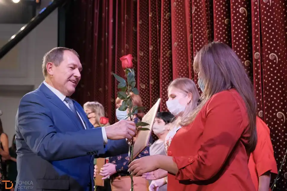 У Кропивницькому з нагоди Дня вчителя привітали освітян міста (ФОТОРЕПОРТАЖ)