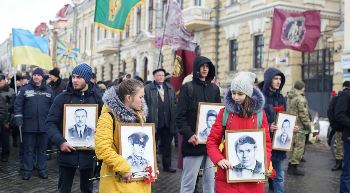 У Кропивницькому пам'ять інтернаціоналістів ушанували багатолюдною урочистою ходою центром міста (ФОТОРЕПОРТАЖ) фото 1