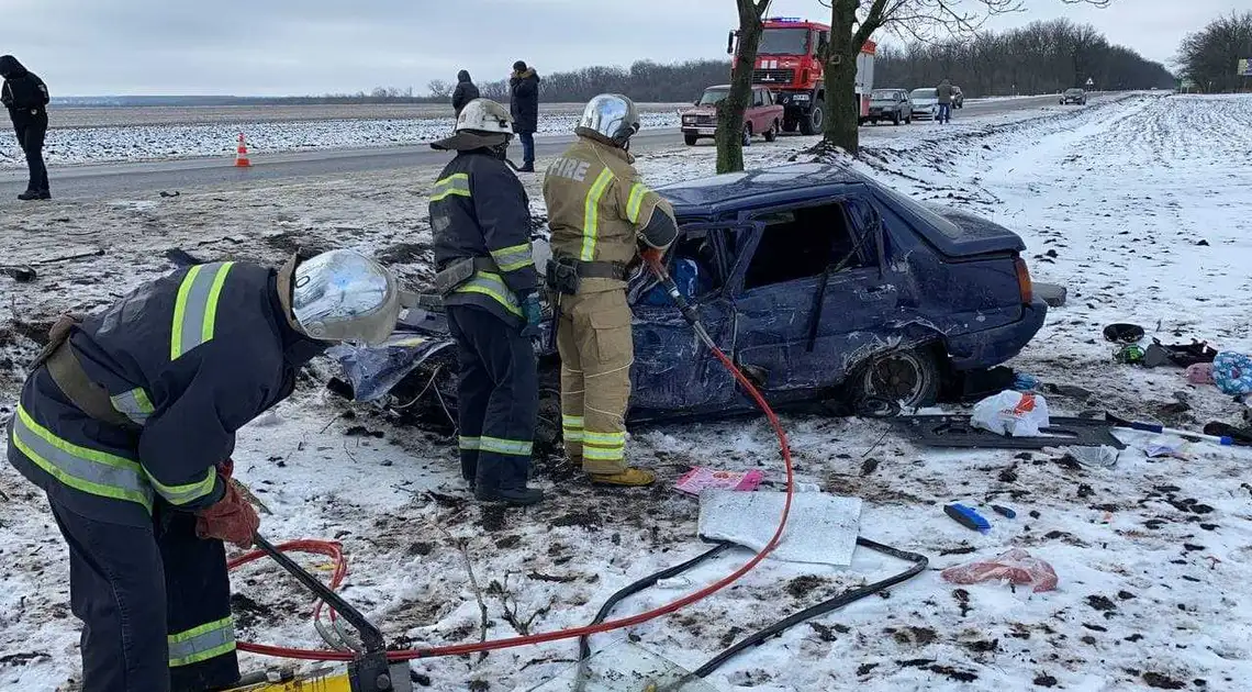 На Кіровоградщині зіткнулися Славута й BMW, є постраждалі та загиблий (ФОТО) фото 1