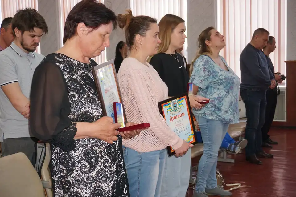 ріжним загиблих військових з Гайворона передали нагороди
