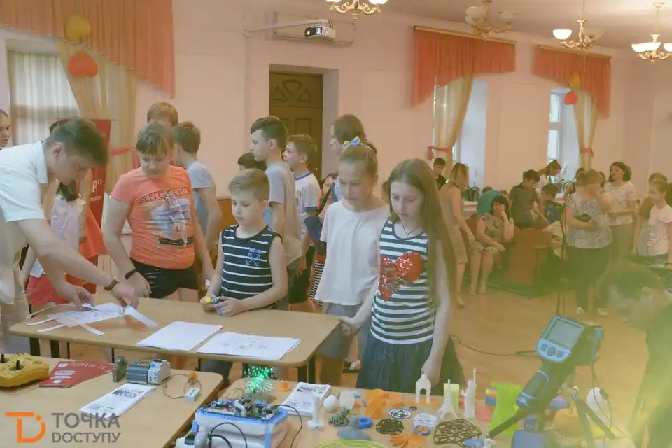 Кропивницький: науковці презентували учням літньої школи секрети 3D-технологій (ФОТОРЕПОРТАЖ)