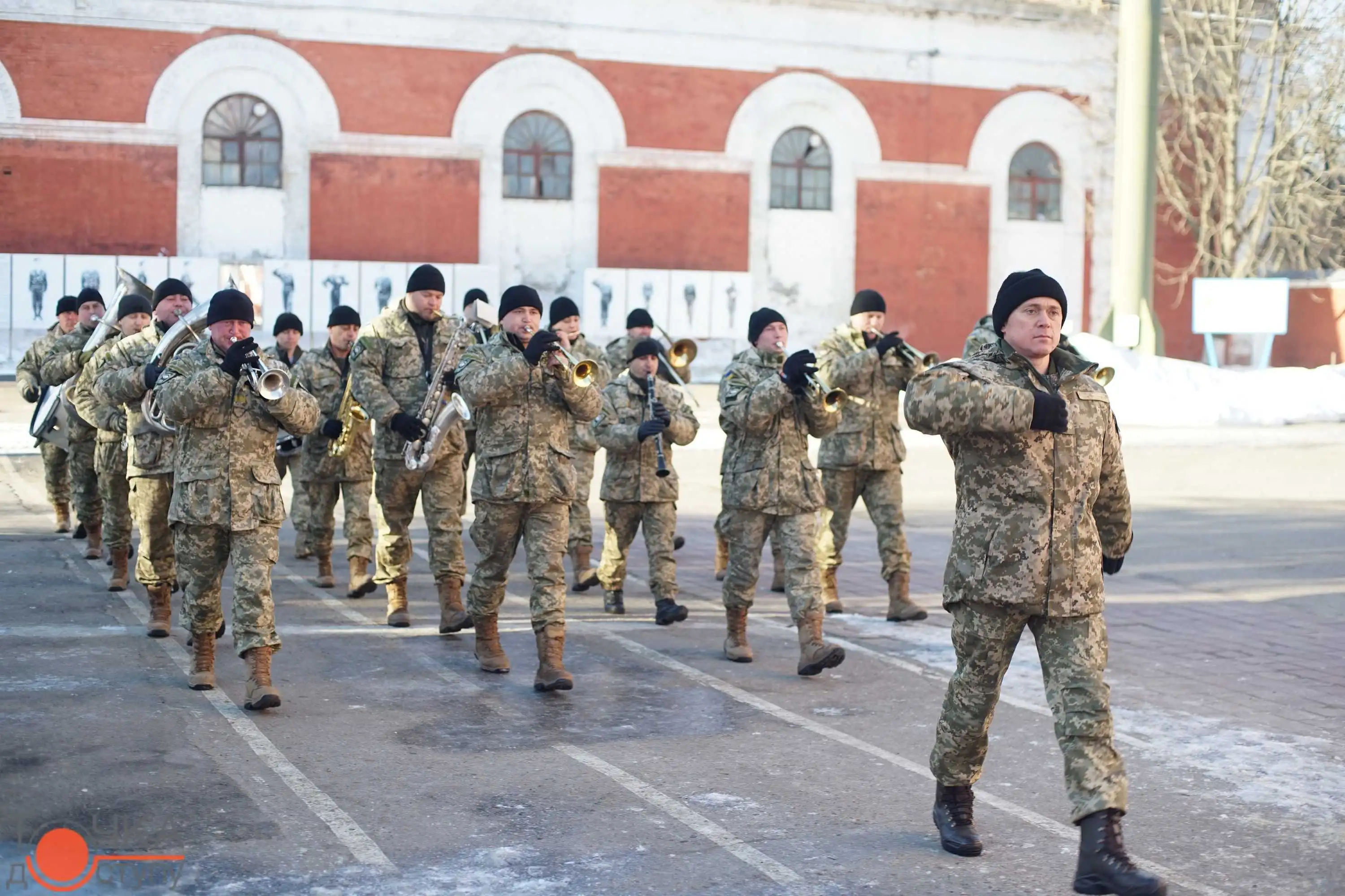 Спецпризнaченцi у Кропивницькому вшaнувaли пам'ять зaгиблих пiд Дебaльцевим побратимів (ФОТОРЕПОРТАЖ) фото 1