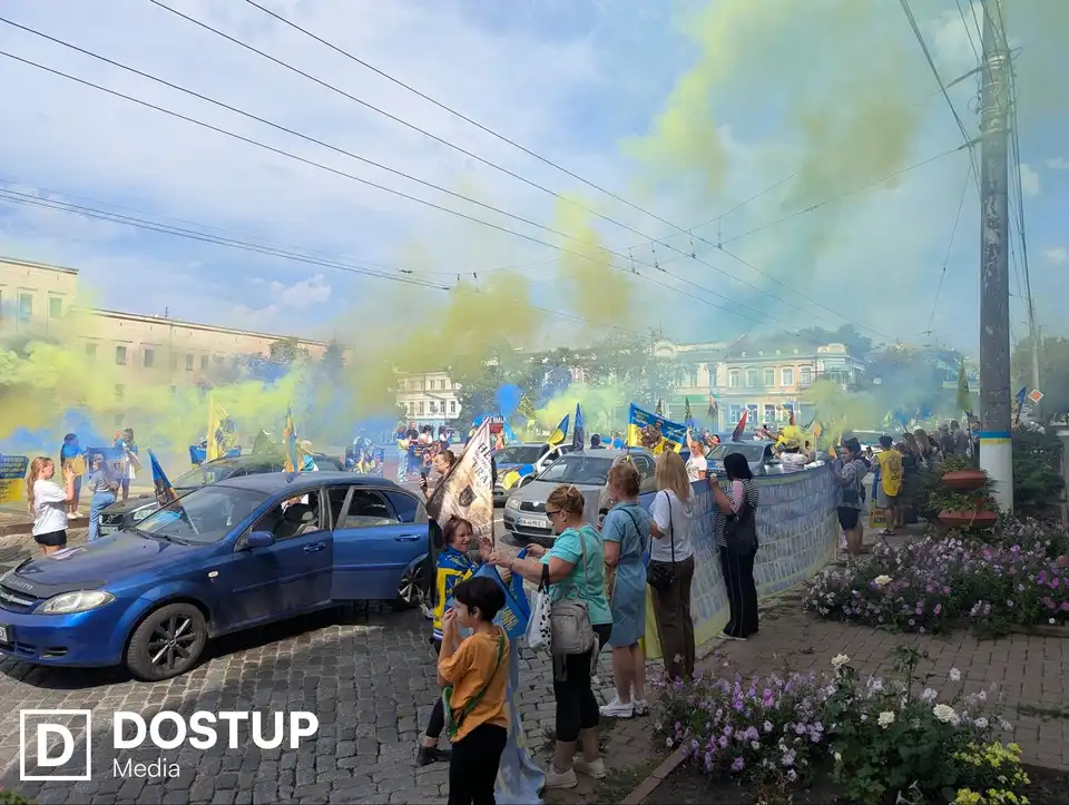 Автопробіг на акції в підтримку полонених у Кропивницькому