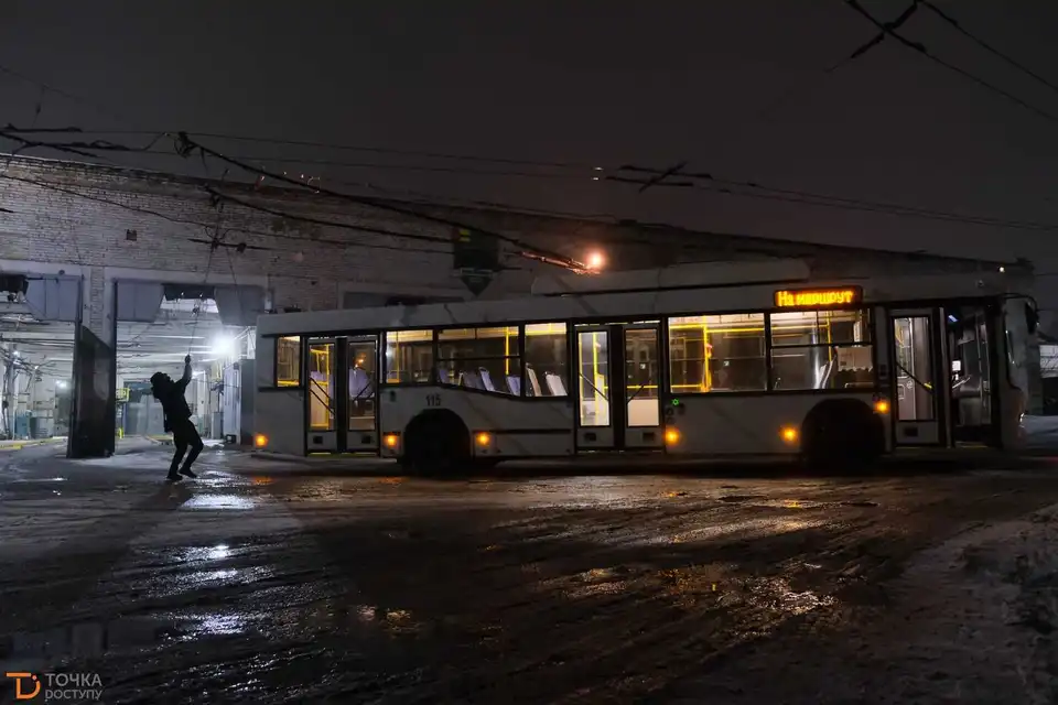 Один день із "життя" кропивницького тролейбуса (ФОТОРЕПОРТАЖ)