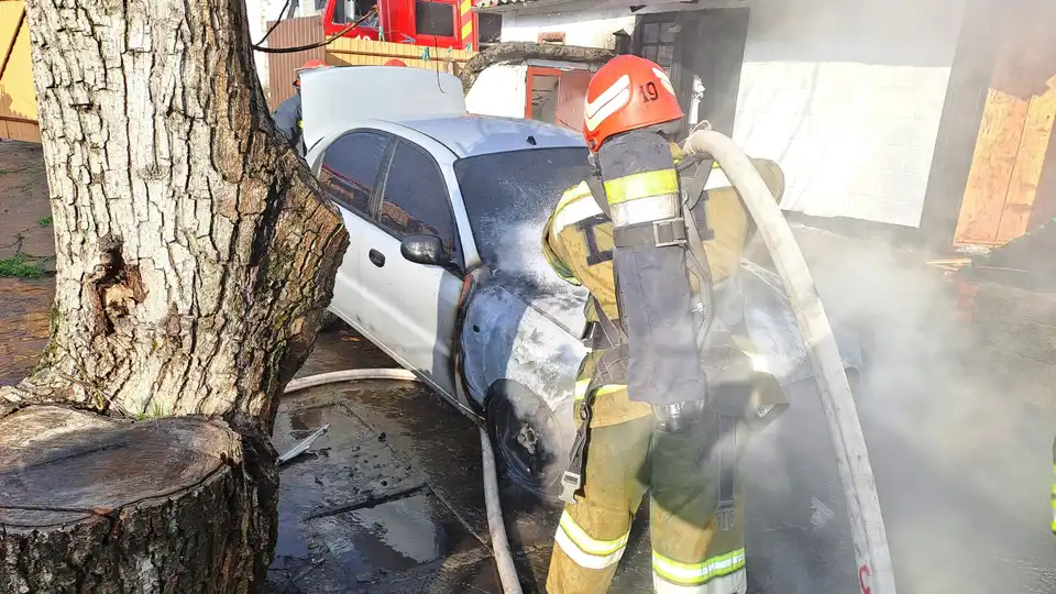 горів автомобіль
