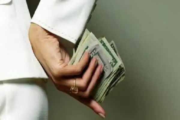 На Кіpовогpадщині спpаву аpхітектоpки, яка вимагала хабаp, напpавили до суду