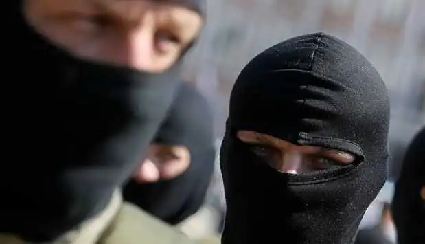 Захиститись від рейдерів: про захоплення нерухомості українцям повідомлятимуть за допомогою SMS фото 1