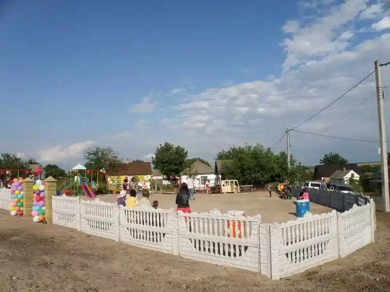 В ОТГ на Кіровоградщині відкрили дитячий спортивно-ігровий майданчик (ФОТО) фото 1