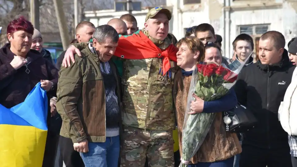 Повернувся додому після майже 4 років у полоні: на Кіровоградщині зустріли захисника