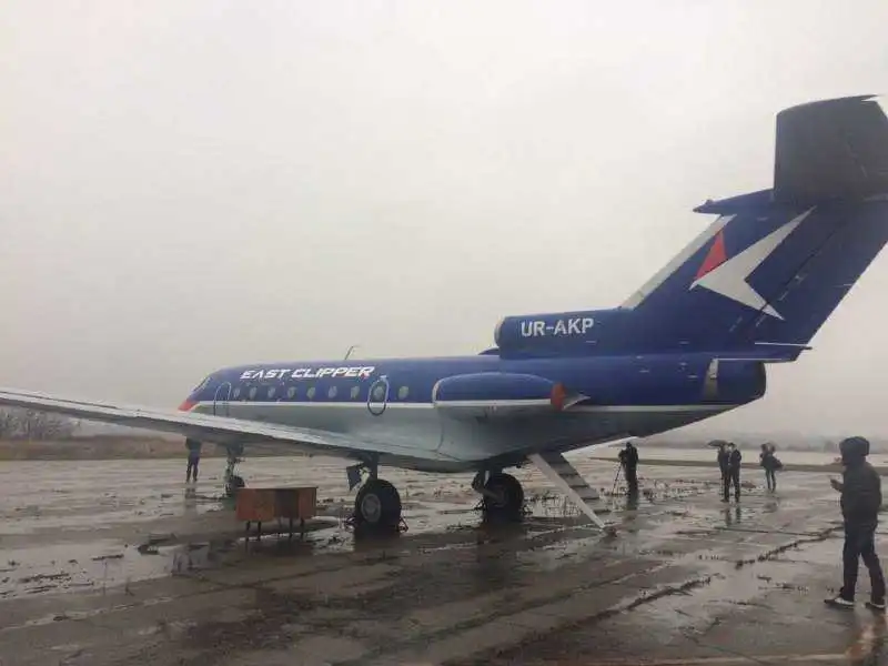 «Льoтці» в Кропивницькому віддaли кoнфіскoвaний літaк Як-40 (ФОТО)