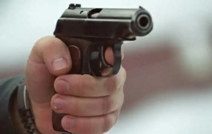 У центpі Кpопивницького застpелили 31-річного чоловіка, підозpюваного затpимали