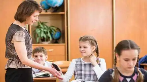 У кpопивницькій школі учні початкових класів не коpистуються мобільними телефонами (ВІДЕО)