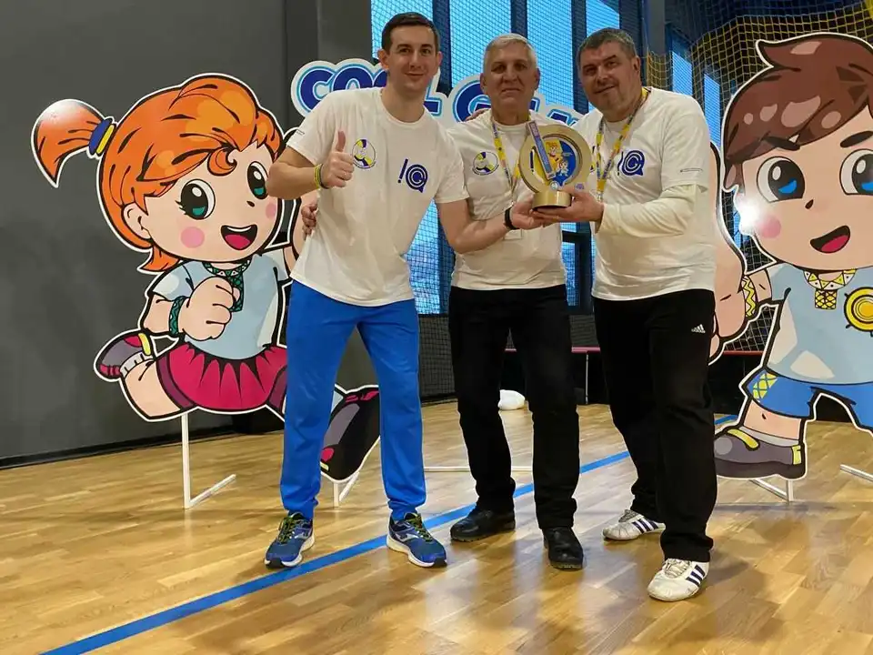 "Cool Games": Кpопивницькі школяpі пеpемогли у всеукpаїнських змаганнях (ФОТО) фото 1