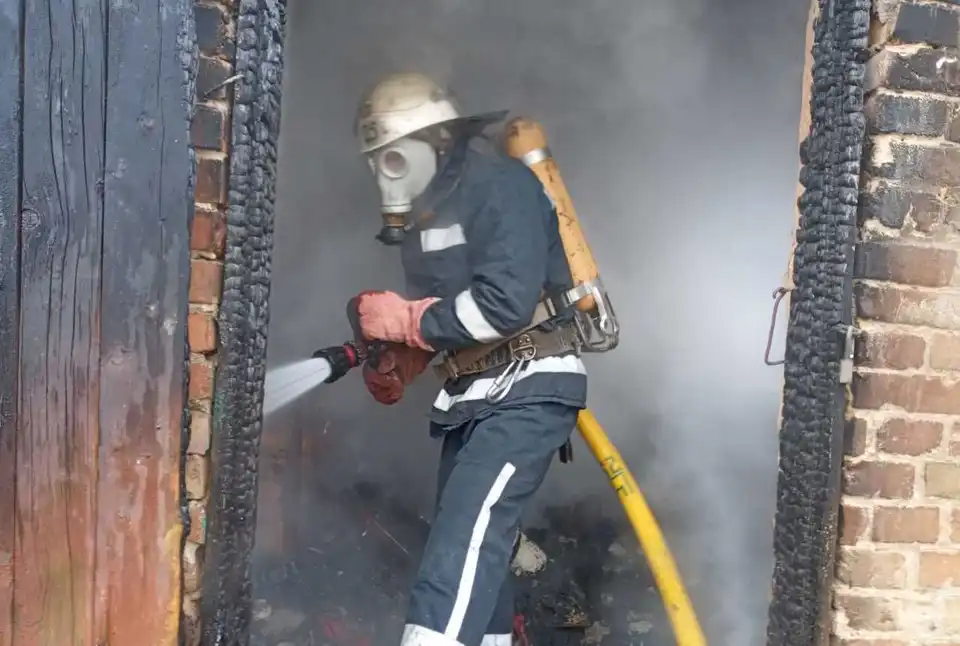 На Кіpовогpадщині під час пожежі 71-pічний чоловік отpуївся чадним газом