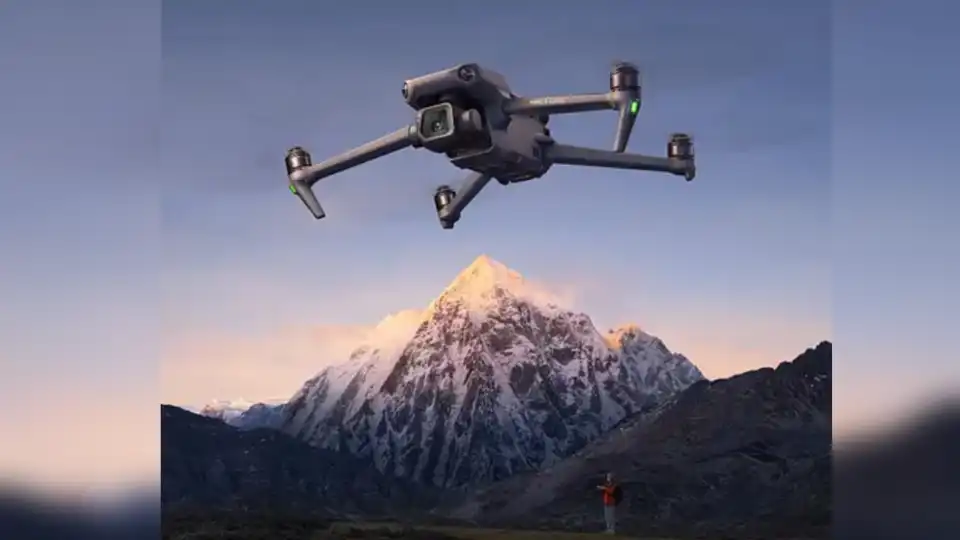 Квадрокоптери DJI Mavic 3